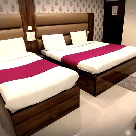 City Hotel Prayagraj Luaran gambar